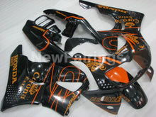 Laden Sie das Bild in den Galerie-Viewer, Black and Orange Corona - CBR 900 RR 94-95 Fairing Kit -