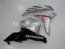 Laden Sie das Bild in den Galerie-Viewer, Black and Silver Factory Style - CBR600RR 09-12 Fairing Kit