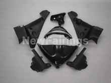 Laden Sie das Bild in den Galerie-Viewer, Black and Silver SevenStars - CBR 919 RR 98-99 Fairing Kit -