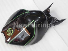 Laden Sie das Bild in den Galerie-Viewer, Black and Green BACARDI - CBR1000RR 06-07 Fairing Kit -