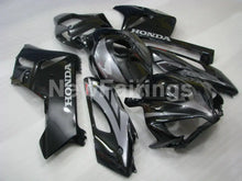 Laden Sie das Bild in den Galerie-Viewer, Black and Grey Factory Style - CBR1000RR 04-05 Fairing Kit -