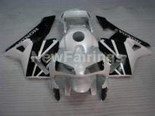 Laden Sie das Bild in den Galerie-Viewer, Black and Pearl White Factory Style - CBR600RR 05-06 Fairing