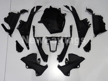 Laden Sie das Bild in den Galerie-Viewer, Black with Red decal Factory Style - CBR600RR 13-23 Fairing