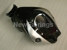 Laden Sie das Bild in den Galerie-Viewer, Black and Silver Factory Style - CBR1000RR 08-11 Fairing Kit