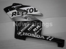 Laden Sie das Bild in den Galerie-Viewer, Black and Silver Repsol - CBR1000RR 04-05 Fairing Kit -