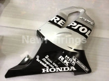 Laden Sie das Bild in den Galerie-Viewer, Black and Silver Repsol - CBR600 F4i 01-03 Fairing Kit -