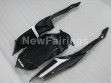 Laden Sie das Bild in den Galerie-Viewer, Black White Corona - GSX-R600 08-10 Fairing Kit - Vehicles