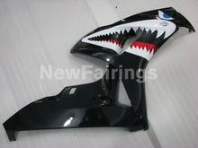 Laden Sie das Bild in den Galerie-Viewer, Black and White Shark - CBR1000RR 06-07 Fairing Kit -