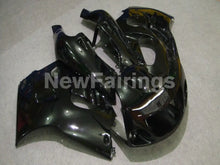 Laden Sie das Bild in den Galerie-Viewer, Gloss Black No decals - GSX-R750 96-99 Fairing Kit