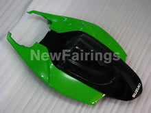 Laden Sie das Bild in den Galerie-Viewer, Green and Black Factory Style - GSX-R600 06-07 Fairing Kit