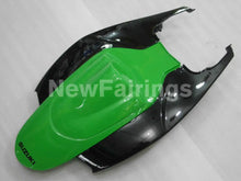 Laden Sie das Bild in den Galerie-Viewer, Green Black Factory Style - GSX-R600 06-07 Fairing Kit