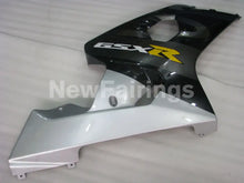 Laden Sie das Bild in den Galerie-Viewer, Grey and Silver Black Factory Style - GSX-R600 04-05 Fairing