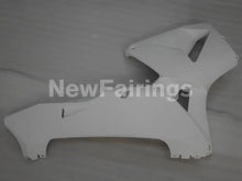 Laden Sie das Bild in den Galerie-Viewer, Matte White No decals - CBR600RR 03-04 Fairing Kit -