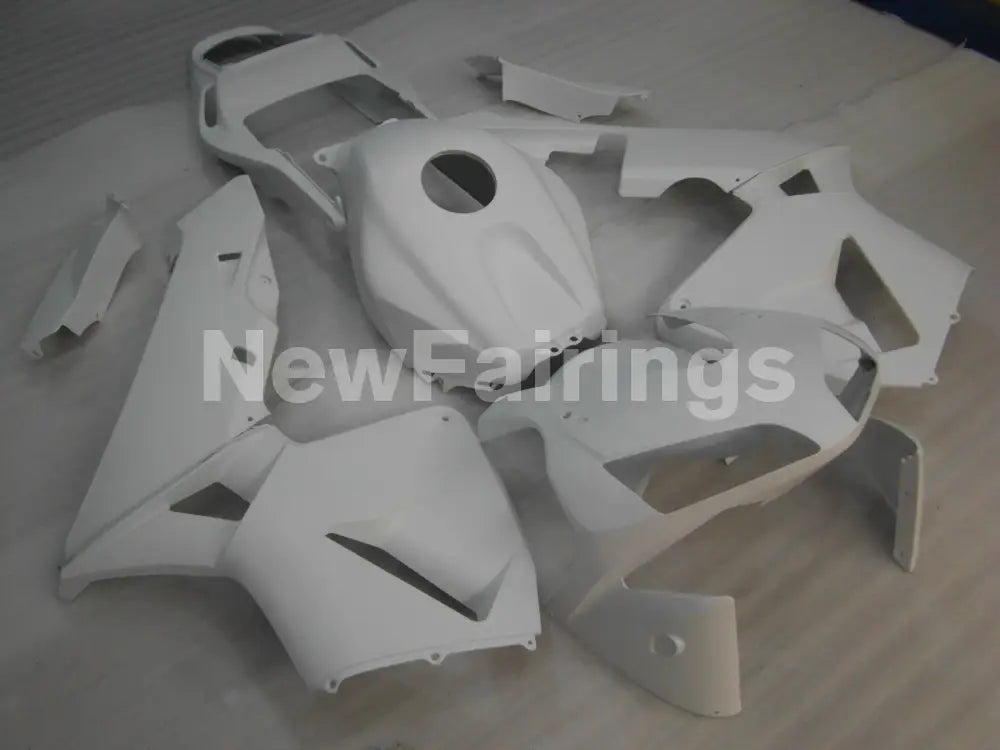 Matte White No decals - CBR600RR 03-04 Fairing Kit -