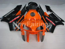 Laden Sie das Bild in den Galerie-Viewer, Orange and Black Factory Style - CBR600RR 05-06 Fairing Kit