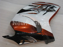 Laden Sie das Bild in den Galerie-Viewer, Orange and White Black Factory Style - GSX1300R Hayabusa