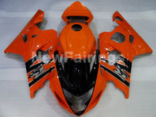 Laden Sie das Bild in den Galerie-Viewer, Orange Black Factory Style - GSX-R750 04-05 Fairing Kit