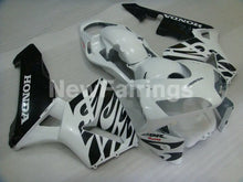 Laden Sie das Bild in den Galerie-Viewer, Pearl White and Black Fire - CBR600RR 03-04 Fairing Kit -