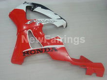 Laden Sie das Bild in den Galerie-Viewer, Red and White Black Factory Style - CBR 929 RR 00-01 Fairing