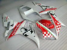 Laden Sie das Bild in den Galerie-Viewer, Red and White Scorpion - YZF-R1 02-03 Fairing Kit