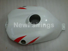 Laden Sie das Bild in den Galerie-Viewer, Red and Black White Santander - YZF-R1 04-06 Fairing Kit