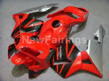 Laden Sie das Bild in den Galerie-Viewer, Red and Silver Black Factory Style - CBR600RR 03-04 Fairing