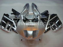 Laden Sie das Bild in den Galerie-Viewer, Silver and Black Factory Style - CBR600 F3 95-96 Fairing Kit