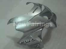 Laden Sie das Bild in den Galerie-Viewer, Silver and Black Factory Style - CBR600 F4 99-00 Fairing Kit