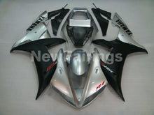 Laden Sie das Bild in den Galerie-Viewer, Silver and Matte Black Factory Style - YZF-R1 02-03 Fairing