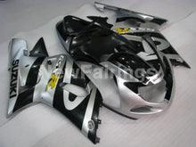 Laden Sie das Bild in den Galerie-Viewer, Silver and Black Factory Style - GSX-R750 00-03 Fairing Kit