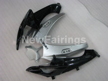 Laden Sie das Bild in den Galerie-Viewer, Silver and Black Factory Style - GSX-R750 06-07 Fairing Kit