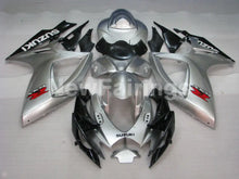 Laden Sie das Bild in den Galerie-Viewer, Silver and Black Factory Style - GSX-R750 06-07 Fairing Kit