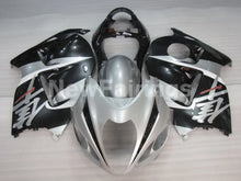 Laden Sie das Bild in den Galerie-Viewer, Silver and Black Factory Style - GSX1300R Hayabusa 99-07