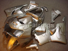 Laden Sie das Bild in den Galerie-Viewer, Silver Flame - CBR 919 RR 98-99 Fairing Kit - Vehicles &amp;