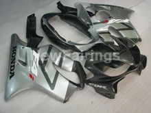 Laden Sie das Bild in den Galerie-Viewer, Silver and Grey Factory Style - CBR600 F4i 04-06 Fairing Kit