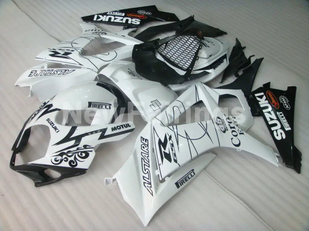 White and Black Corona - GSX - R1000 07 - 08 Fairing Kit