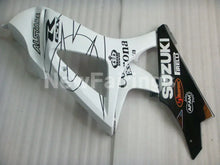 Laden Sie das Bild in den Galerie-Viewer, White and Black Corona - GSX - R1000 07 - 08 Fairing Kit