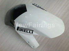 Laden Sie das Bild in den Galerie-Viewer, White and Black Corona - GSX-R600 04-05 Fairing Kit -