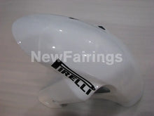 Laden Sie das Bild in den Galerie-Viewer, White and Black Corona - GSX-R750 06-07 Fairing Kit