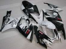 Laden Sie das Bild in den Galerie-Viewer, White and Black Corona - GSX-R750 06-07 Fairing Kit