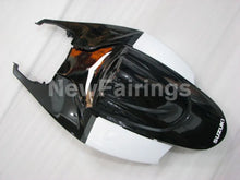 Laden Sie das Bild in den Galerie-Viewer, White and Black Corona - GSX-R750 06-07 Fairing Kit