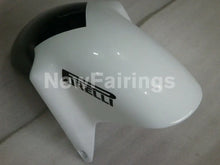 Laden Sie das Bild in den Galerie-Viewer, White and Black Corona - GSX-R750 96-99 Fairing Kit