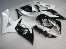 Laden Sie das Bild in den Galerie-Viewer, White and Black Factory Style - GSX - R1000 05 - 06 Fairing