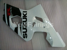 Laden Sie das Bild in den Galerie-Viewer, White and Black Factory Style - GSX-R750 04-05 Fairing Kit