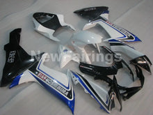 Laden Sie das Bild in den Galerie-Viewer, White and Blue Black Yoshimura - GSX-R750 11-24 Fairing Kit