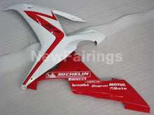 Laden Sie das Bild in den Galerie-Viewer, White and Red Factory Style - YZF-R1 02-03 Fairing Kit