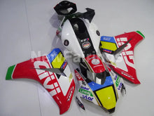 Laden Sie das Bild in den Galerie-Viewer, White and Red GiVi - CBR1000RR 08-11 Fairing Kit - Vehicles