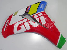 Laden Sie das Bild in den Galerie-Viewer, White and Red GiVi - CBR1000RR 08-11 Fairing Kit - Vehicles