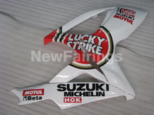 Laden Sie das Bild in den Galerie-Viewer, White and Red Lucky Strike - GSX-R600 06-07 Fairing Kit -