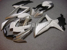 Laden Sie das Bild in den Galerie-Viewer, White and Silver No decals - GSX-R750 08-10 Fairing Kit